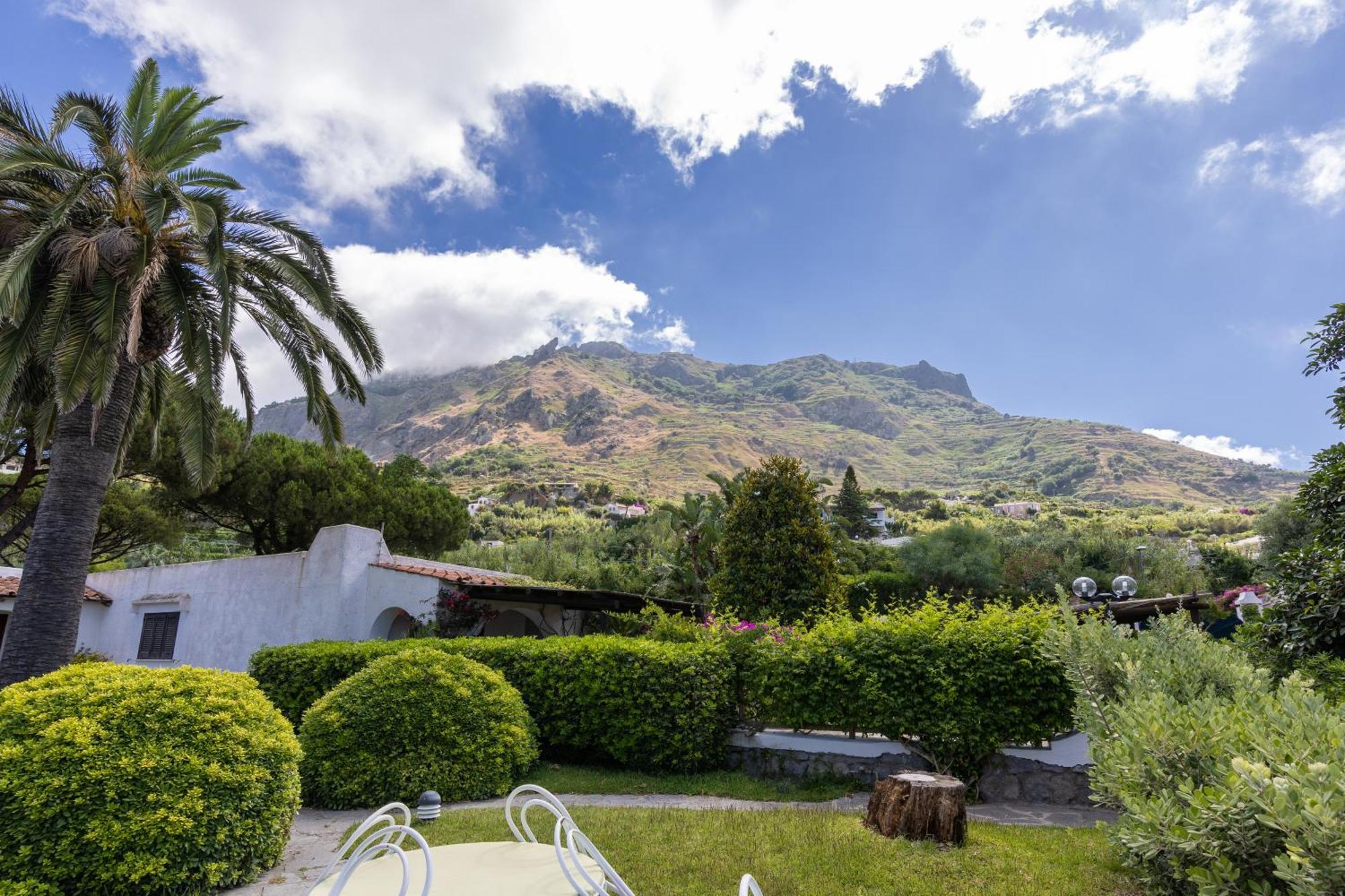 Villetta Con Giardino Esclusivo Di 1000 Mq, Piscina, Tennis, Calcio, Bocce Forio di Ischia Exteriör bild